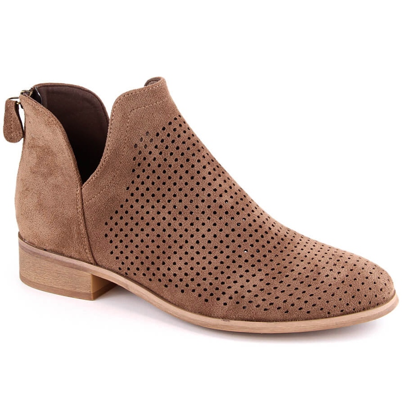 Semišové dámské prolamované kozačky na nízkém podpatku, hnědé Potocki SZ12307 hnědý Semišové dámské prolamované kozačky na nízkém podpatku, hnědé Potocki SZ12307 hnědý