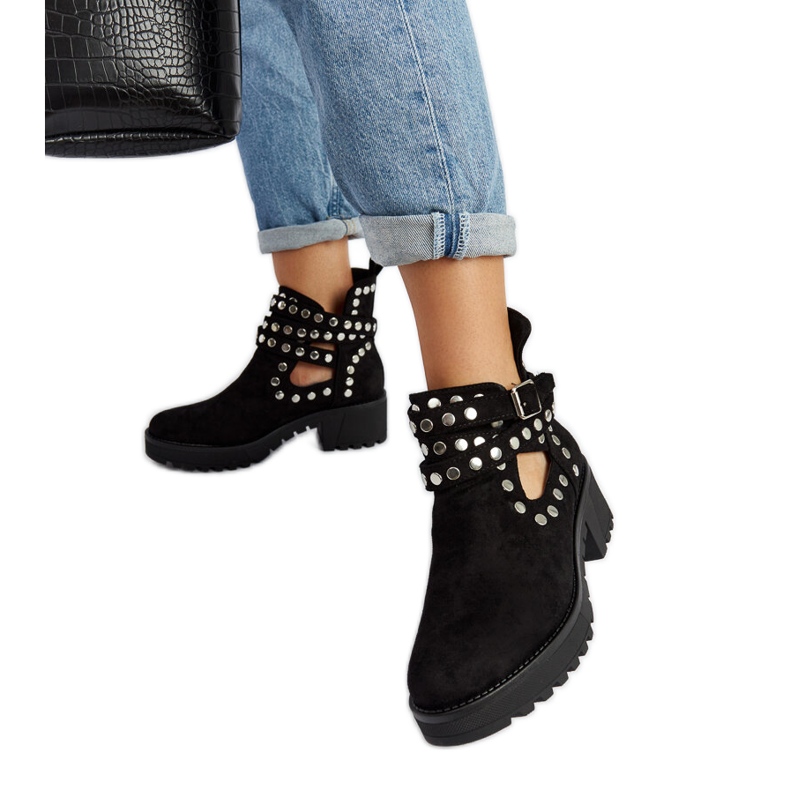 Černé ozdobné boty na platformě Thomas černá