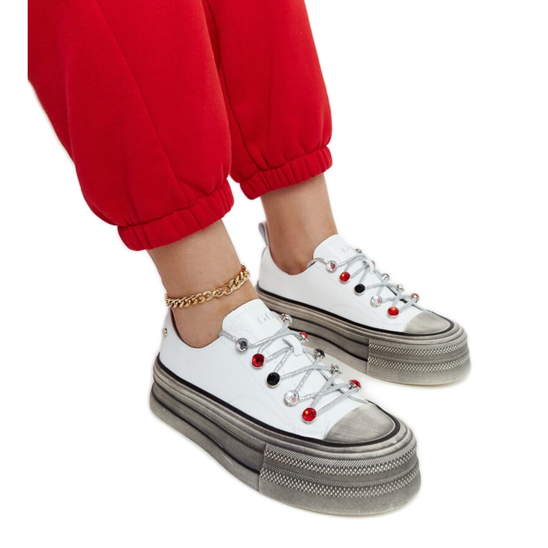 Bílé tenisky na platformě GOE NN2N4054 bílý