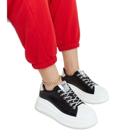 Černé tenisky na platformě GOE NN2N4034 černý