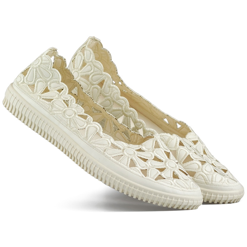 Balerínky s prolamovanými výřezy, dámské boty s květinovým vzorem béžový