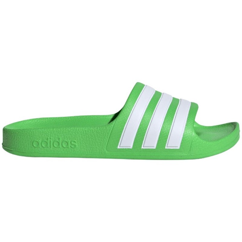 Žabky Adidas adilette Aqua Slides Jr IG4859 zelená Žabky Adidas adilette Aqua Slides Jr IG4859 zelená