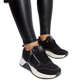 Černé lesklé tenisky na platformě Makda černý