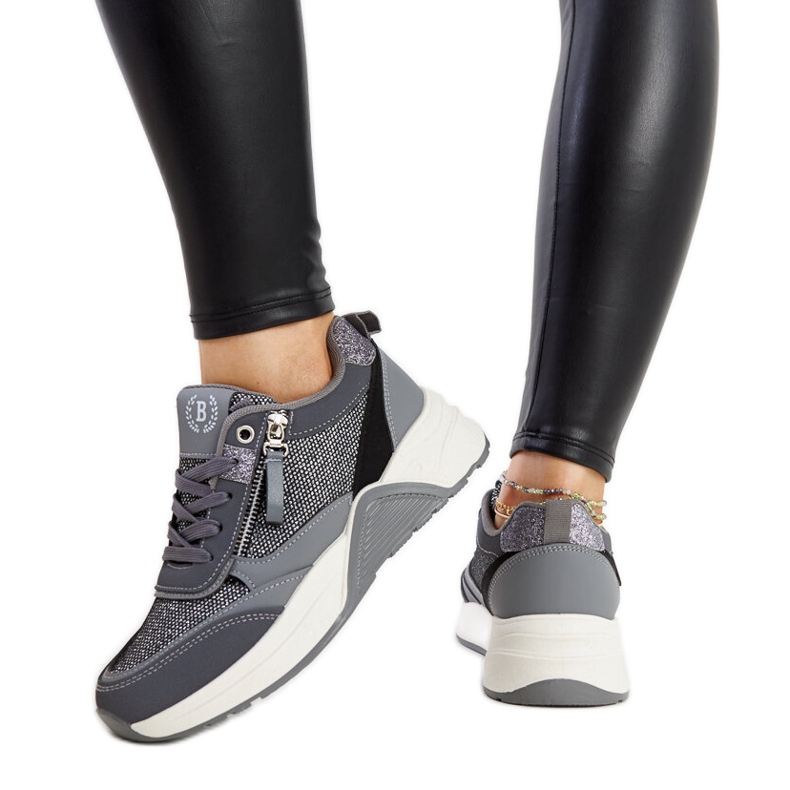 Šedé lesklé tenisky na platformě Makda šedá