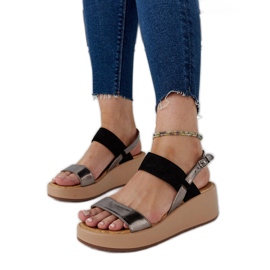 Sandály na klínku Tonka černý