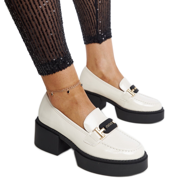 Vinceza Béžové lakované boty na vysokém podpatku od Vincezy béžový