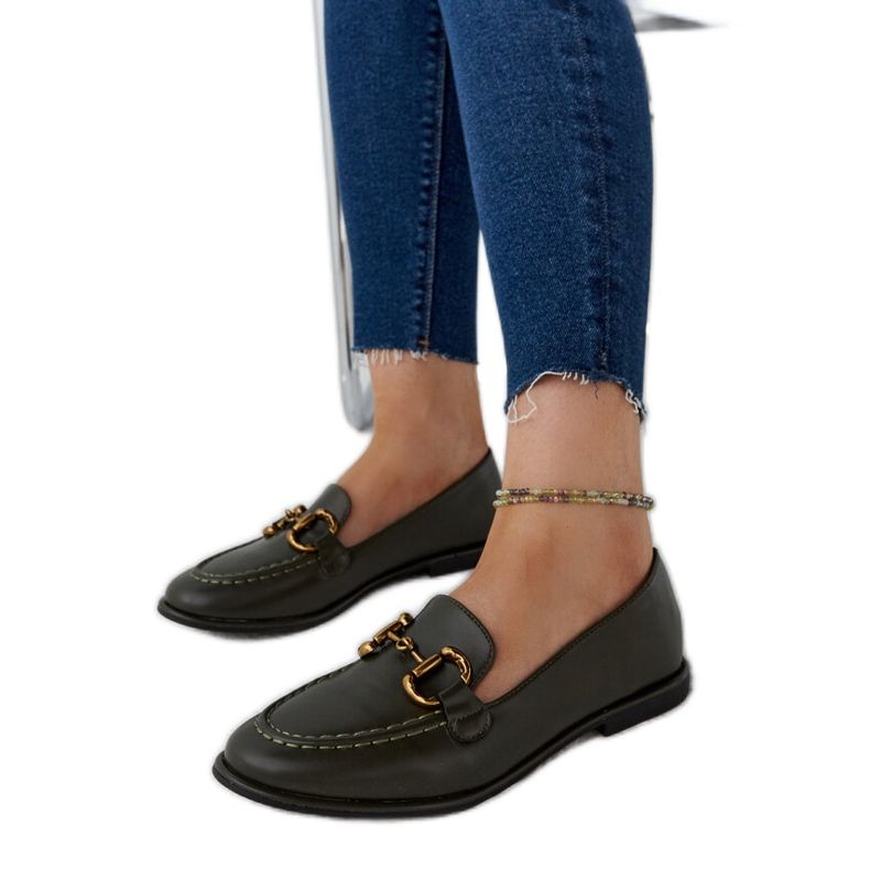 Tmavě zelené mokasíny s lemlemskou sponou zelená