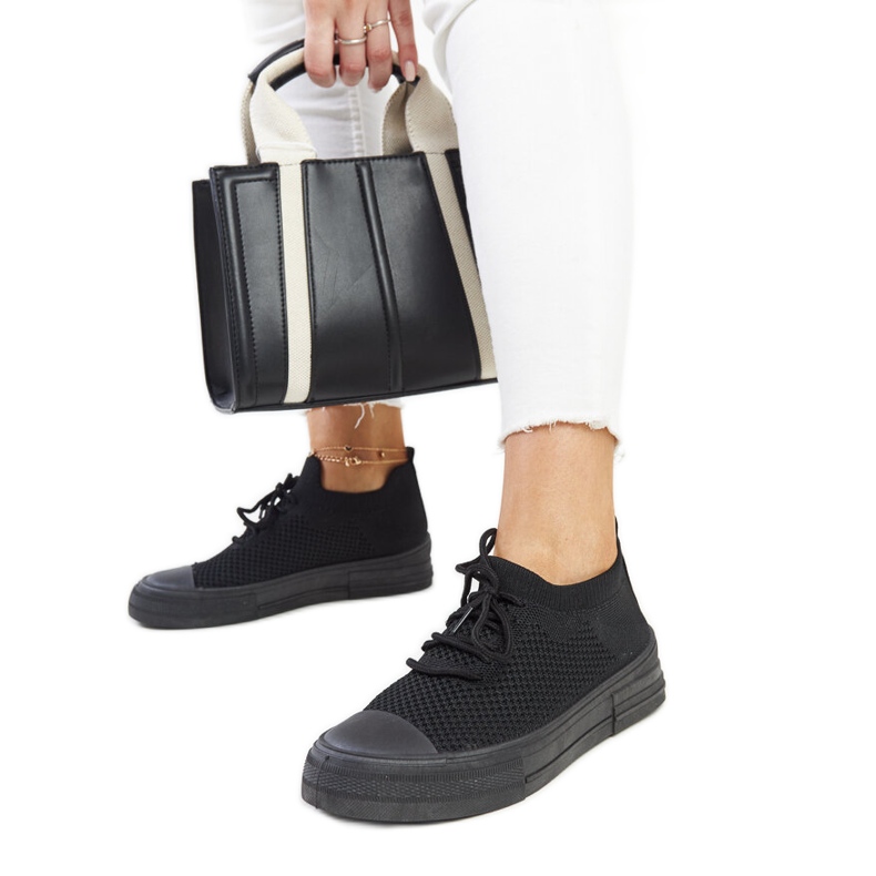 Černé lehké sportovní tenisky značky Senaida černá