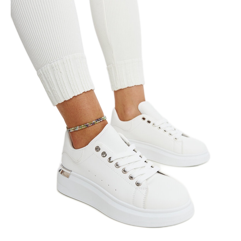 Bílé sportovní boty Meriana bílý