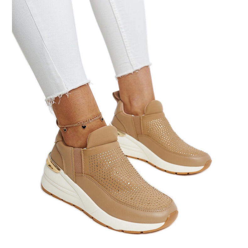 Ashleey hnědé tenisky na klínku s kamínky hnědý