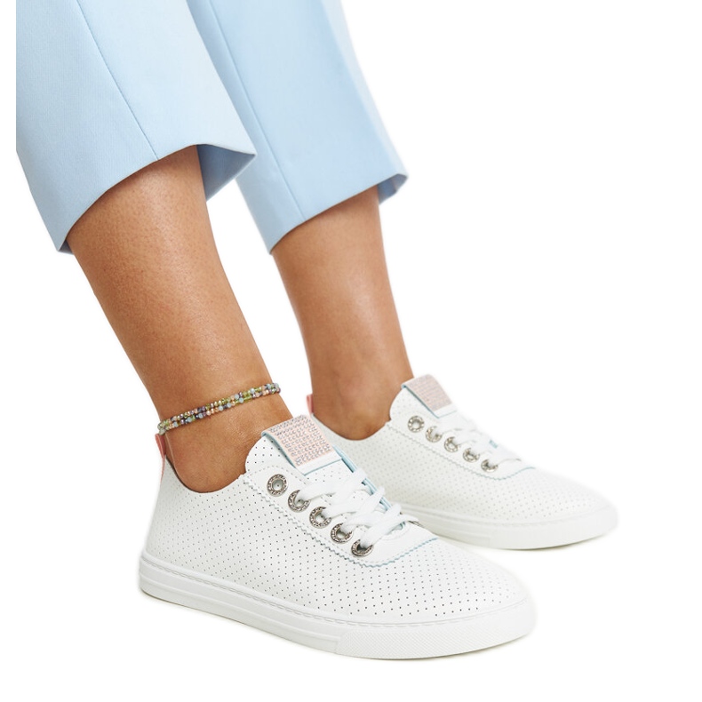 Bílé tenisky z ekokůže značky Anbarin bílý Bílé tenisky z ekokůže značky Anbarin bílý