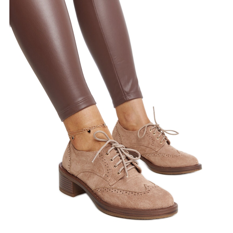 Hnědé semišové boty na vysokém podpatku značky Tigard hnědý