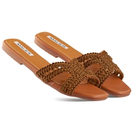 Krajkové hnědé dámské žabky s plochou podrážkou hnědý