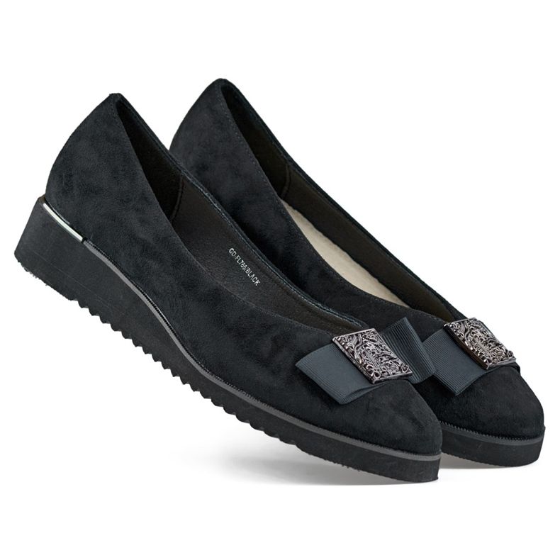 Černé semišové lodičky s nízkým klínkem černá