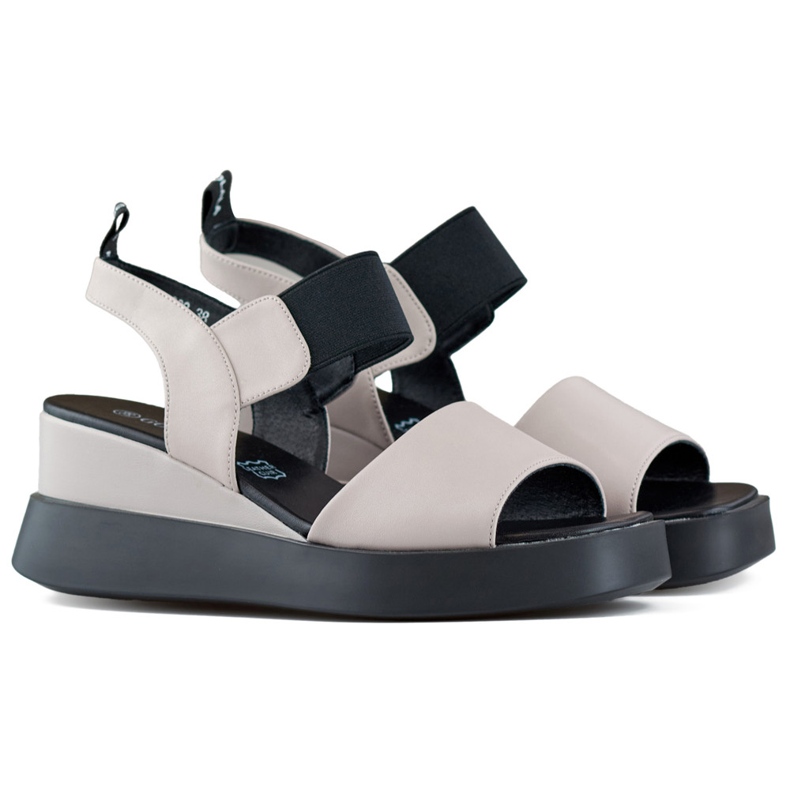 Kožené dámské sandály na klínku s gumičkou béžový Kožené dámské sandály na klínku s gumičkou béžový