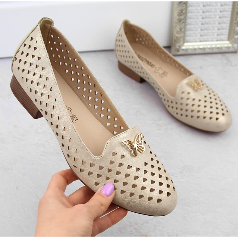 M. DASZYŃSKI Dámské prolamované boty na nízkém podpatku, zlaté M.Daszyński béžový M. DASZYŃSKI Dámské prolamované boty na nízkém podpatku, zlaté M.Daszyński béžový