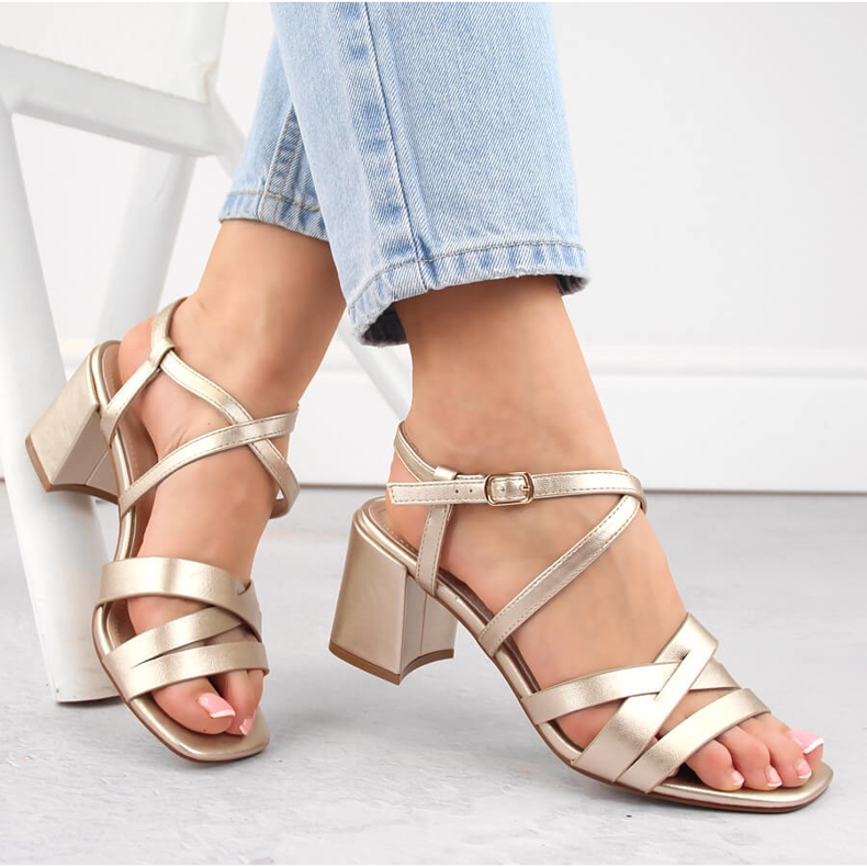 Dámské zlaté sandály na podpatku Sergio Leone SK067 zlatý Dámské zlaté sandály na podpatku Sergio Leone SK067 zlatý