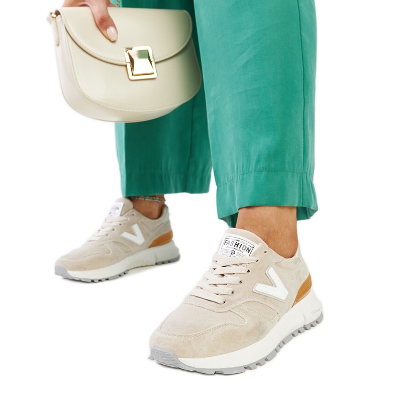 Béžové tenisky se silnější podrážkou Olonio béžový Béžové tenisky se silnější podrážkou Olonio béžový