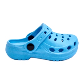 Světle modré pěnové žabky modrý