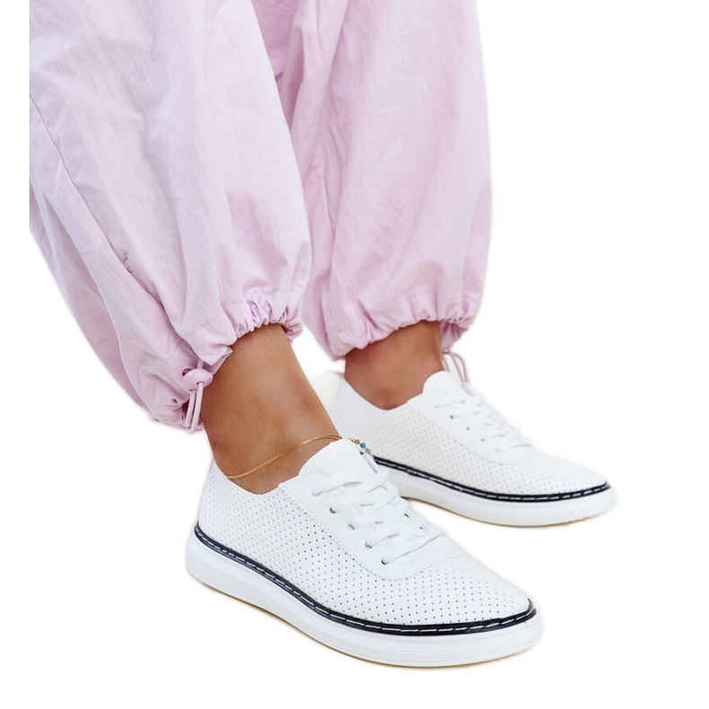 Bílé a černé prolamované tenisky Biserka bílý Bílé a černé prolamované tenisky Biserka bílý