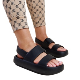 Černé sandály Attiana černý