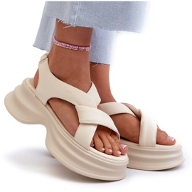 Dámské kožené sandály na robustní podrážce, světle béžová GOE NN2N4105 béžový Dámské kožené sandály na robustní podrážce, světle béžová GOE NN2N4105 béžový