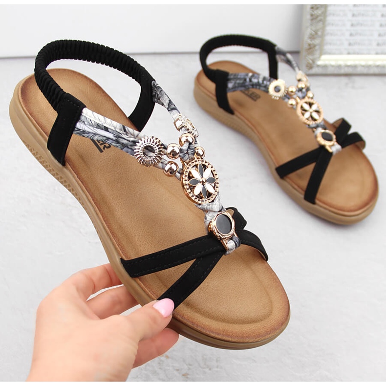 Dámské pohodlné ploché černé sandály Artiker 54C1334 černá Dámské pohodlné ploché černé sandály Artiker 54C1334 černá