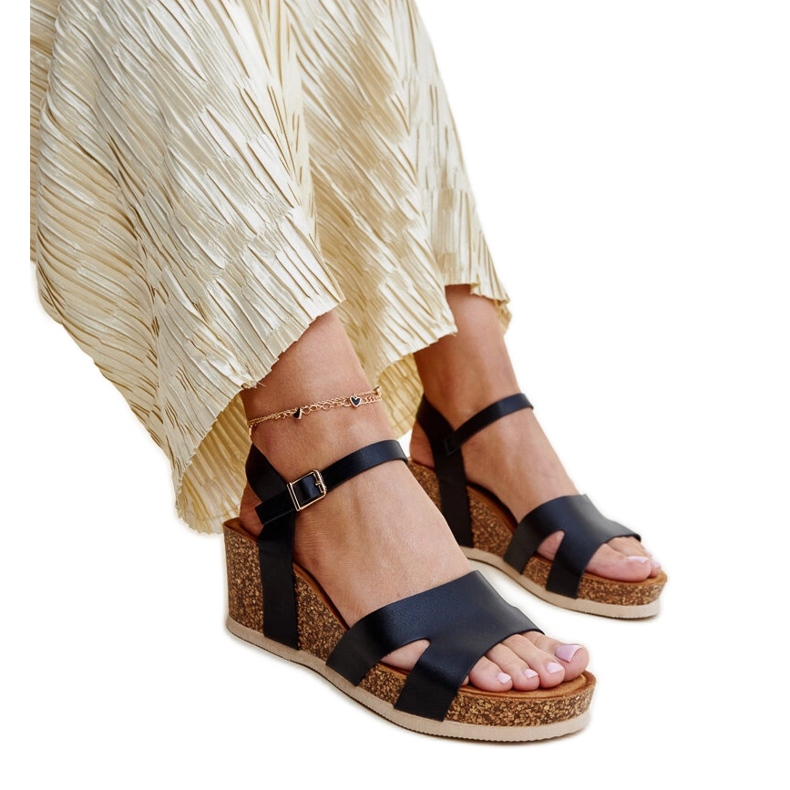 Černé korkové sandály na klínku Gabera černá Černé korkové sandály na klínku Gabera černá