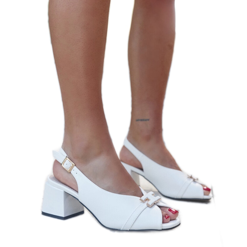 Bílé sandály s koženou stélkou Totana bílý