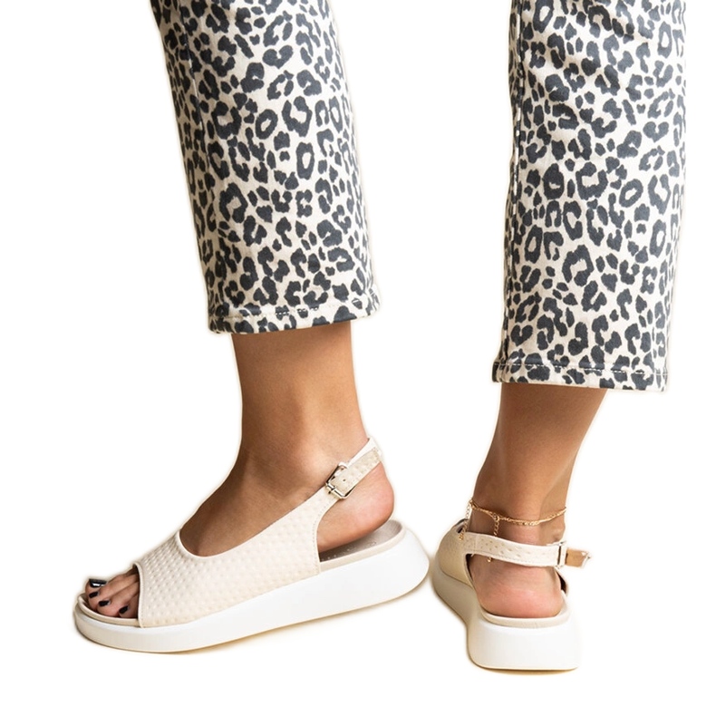 Béžové sandály se silnou podrážkou od Hamond béžový