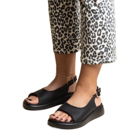 Černé sandály se silnou podrážkou Hamond černý