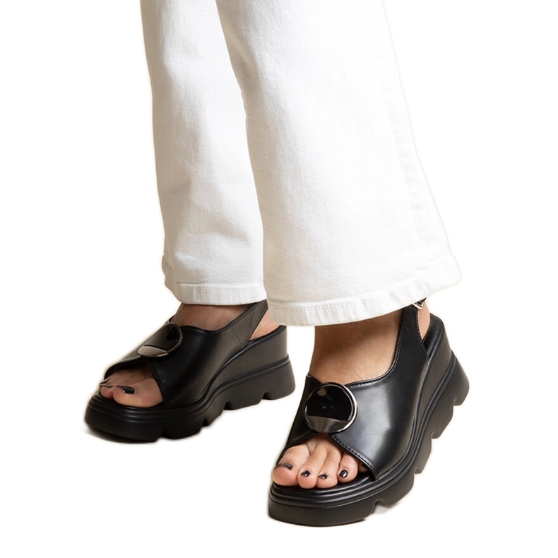 Klínové sandály s černou přezkou Bayley černá Klínové sandály s černou přezkou Bayley černá