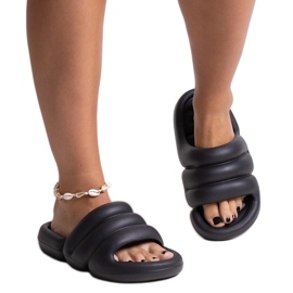 Černé pěnové pantofle Haile černý