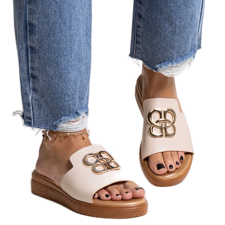 Béžové žabky s ozdobnou Jinan sponou béžový