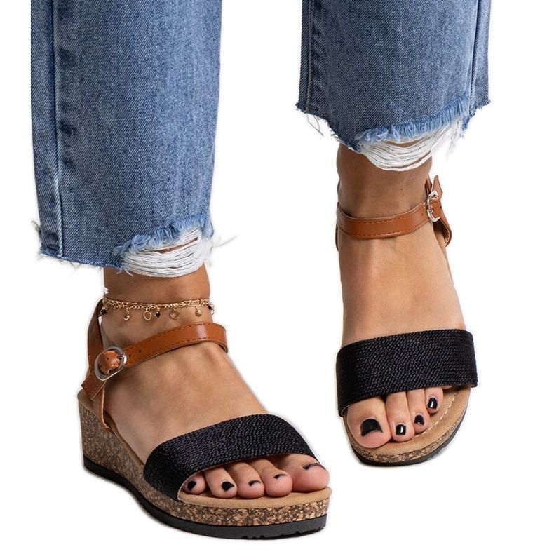 Černé nízké korkové sandály na klínku Malada černá