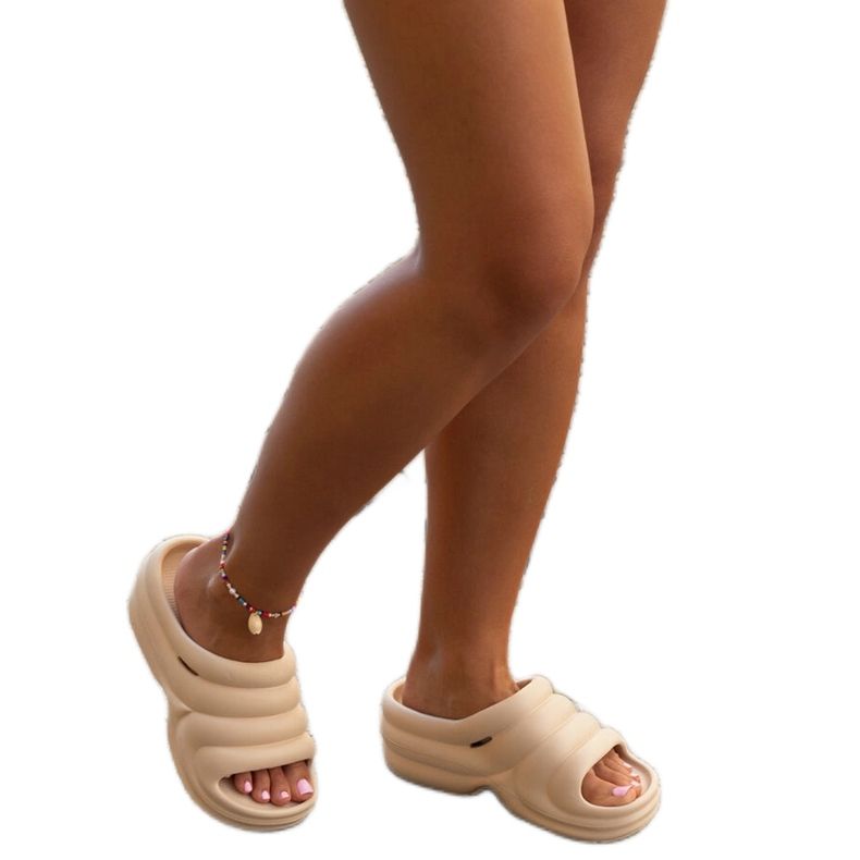 Tmavě béžové masivní žabky Amina béžový