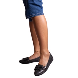 Černé lesklé balerínky Binney černý