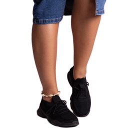 Černé látkové tenisky značky Madi černá