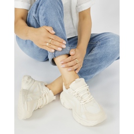 Béžové tenisky se silnou podrážkou béžový