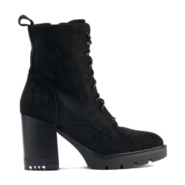 Černé semišové kotníkové boty na šněrování černá