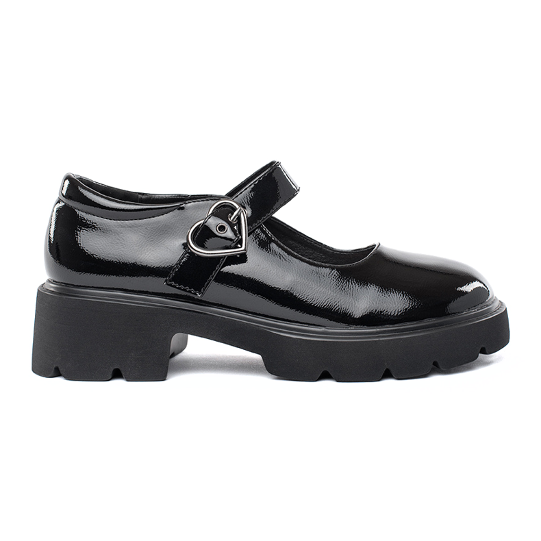 Lakované černé mokasíny se silnou podrážkou černá