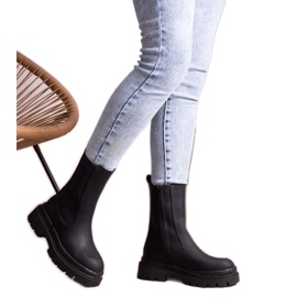 Černé kozačky Kunegunda s masivní podrážkou černá Černé kozačky Kunegunda s masivní podrážkou černá