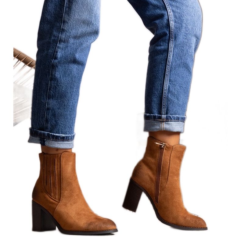 Hnědé kotníkové boty Fikriya na vysokém podpatku hnědý