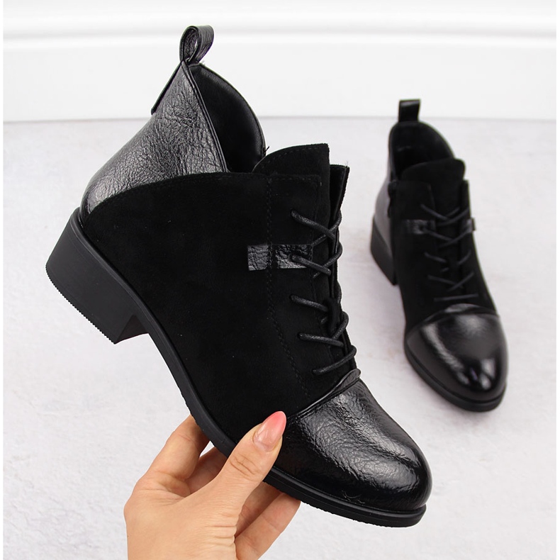 M. DASZYŃSKI Dámské semišové zateplené černé kotníkové boty M.Daszyński MR2458-7 černá M. DASZYŃSKI Dámské semišové zateplené černé kotníkové boty M.Daszyński MR2458-7 černá