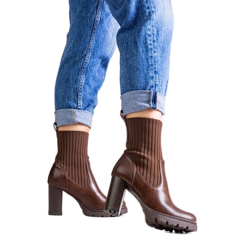 Hnědé kotníkové boty z eko kůže Asera hnědý