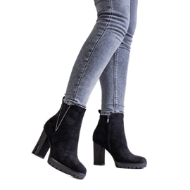 Černé kotníkové boty Hayet na vysokém podpatku s kubickou zirkonií černá