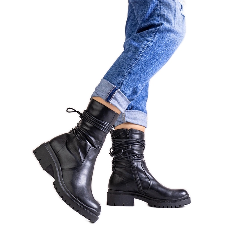 Černé kotníkové boty z eko kůže Sahera černá Černé kotníkové boty z eko kůže Sahera černá