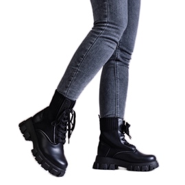 Černé kotníkové boty s pružným svrškem značky Zogba černá Černé kotníkové boty s pružným svrškem značky Zogba černá