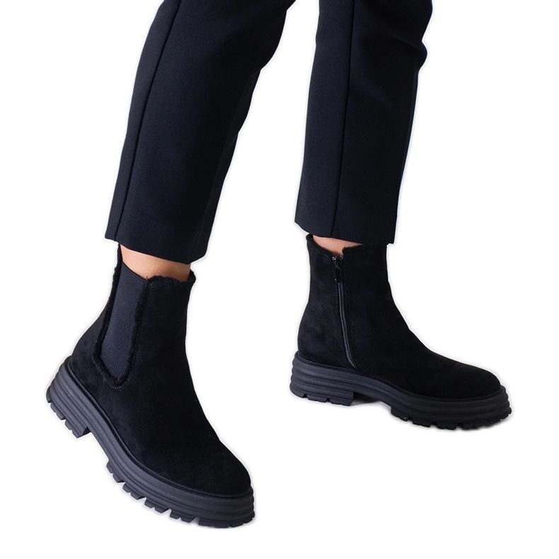 Černé vysoké kozačky na silné eko-semišové platformě Sabra černá