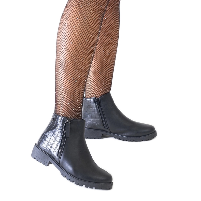 Černé kotníkové boty s motivem krokodýlí kůže, ekokůže Mifsada černá